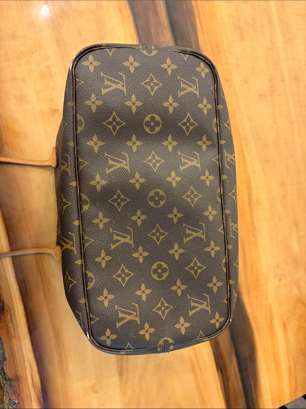 Authentic Louis Vuitton Neverfull - Picture 6 of 17